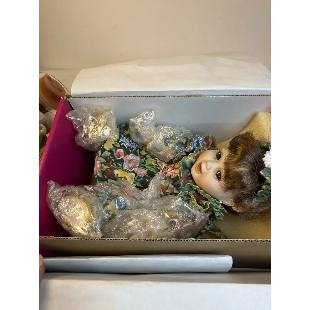 Vtg Marie Osmund “ Rachael” Tiny Tot Porcelain Doll # 2800